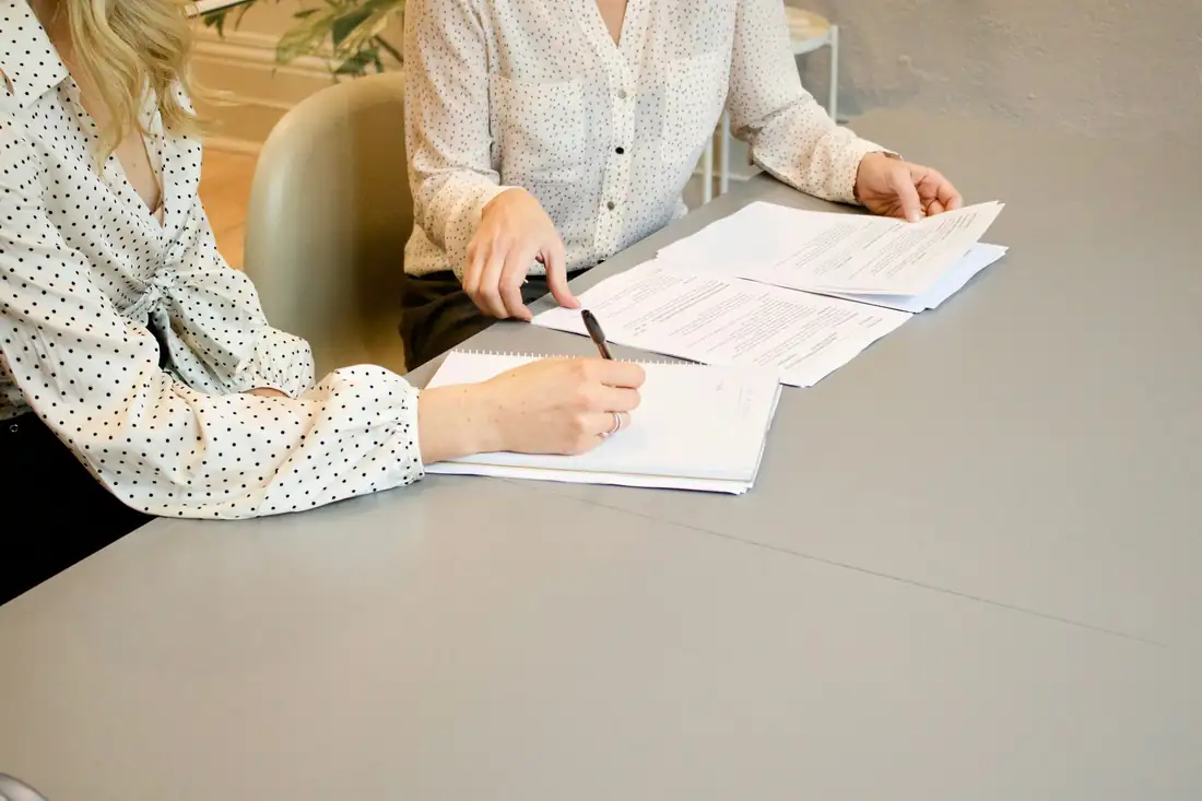 Firma di una pratica amministrativa